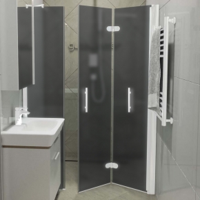 LUX DOOR GK-103C-CH02 белый матовый стекло графитовое матовое правое открывание двери